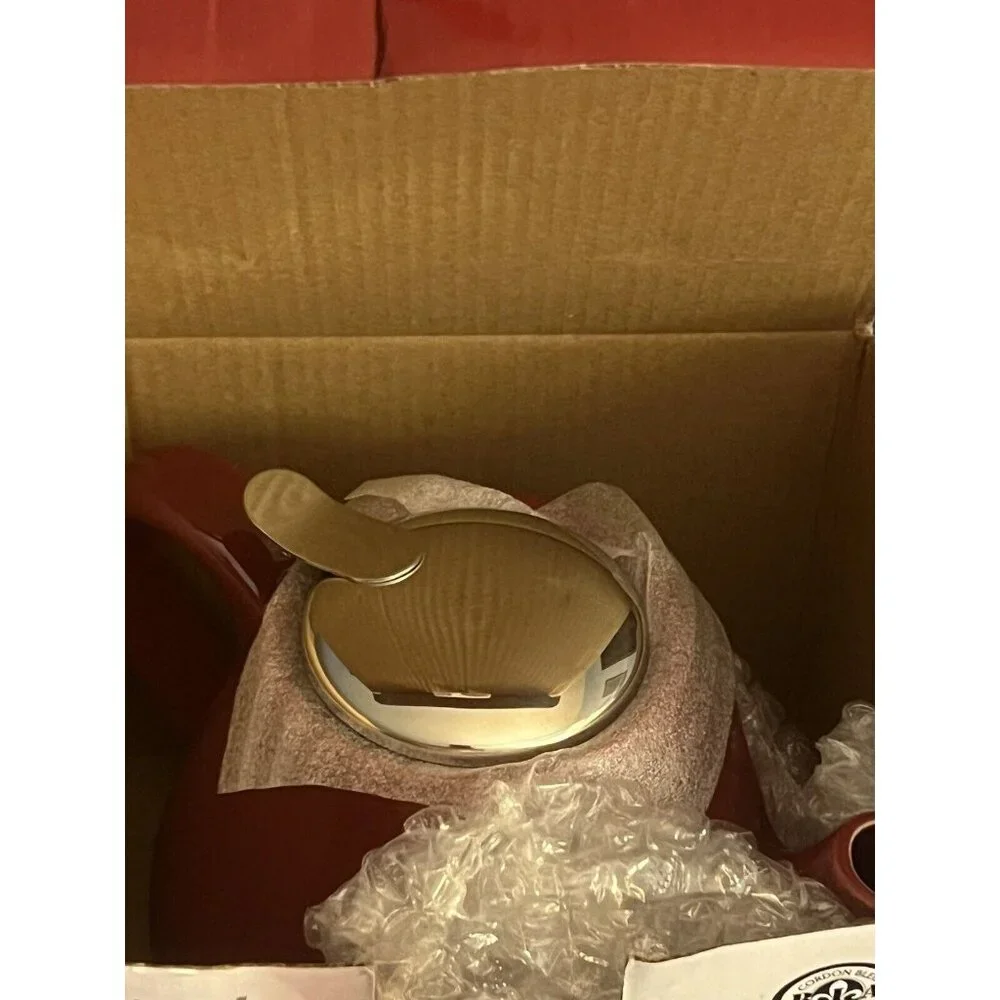 New In Box  Cordon Bleu Teapot With Infuser Color RED - Picture 6 of 12